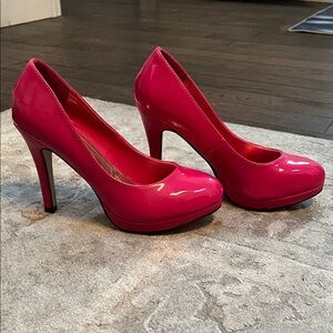 Chic Fuchsia Stiletto Heels